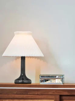 Le Klint 343 Bordlampe, smoked fra Online