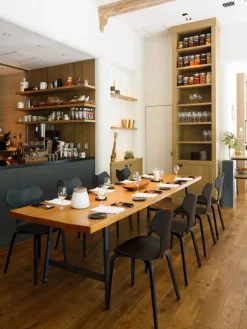 Fritz Hansen 4130 Grand Prix med træben af Arne Jacobsen New