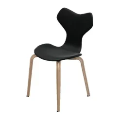 Fritz Hansen 4130 Grand Prix med træben af Arne Jacobsen New