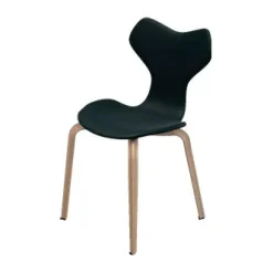 Fritz Hansen 4130 Grand Prix med træben af Arne Jacobsen New