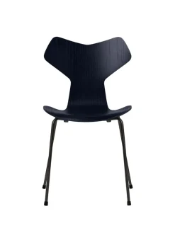 Fritz Hansen 3130 Grand Prix stol i farvet ask af Arne Jacobsen