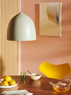 Fritz Hansen 3130 Grand Prix stol i farvet ask af Arne Jacobsen