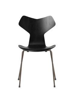 Fritz Hansen 3130 Grand Prix stol i farvet ask af Arne Jacobsen