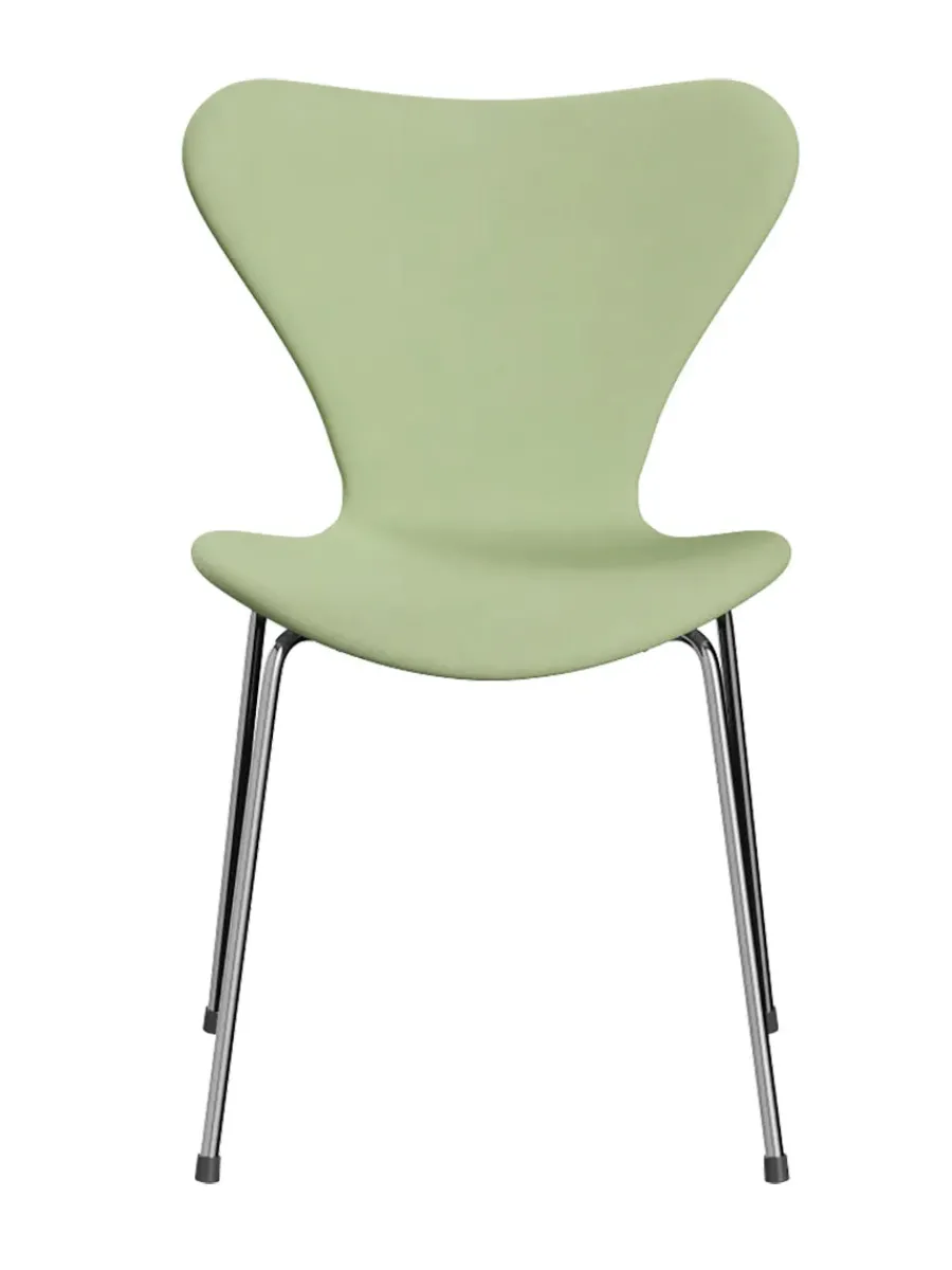 Fritz Hansen 3107 Serie 7, fuldpolstret af Arne Jacobsen Clearance