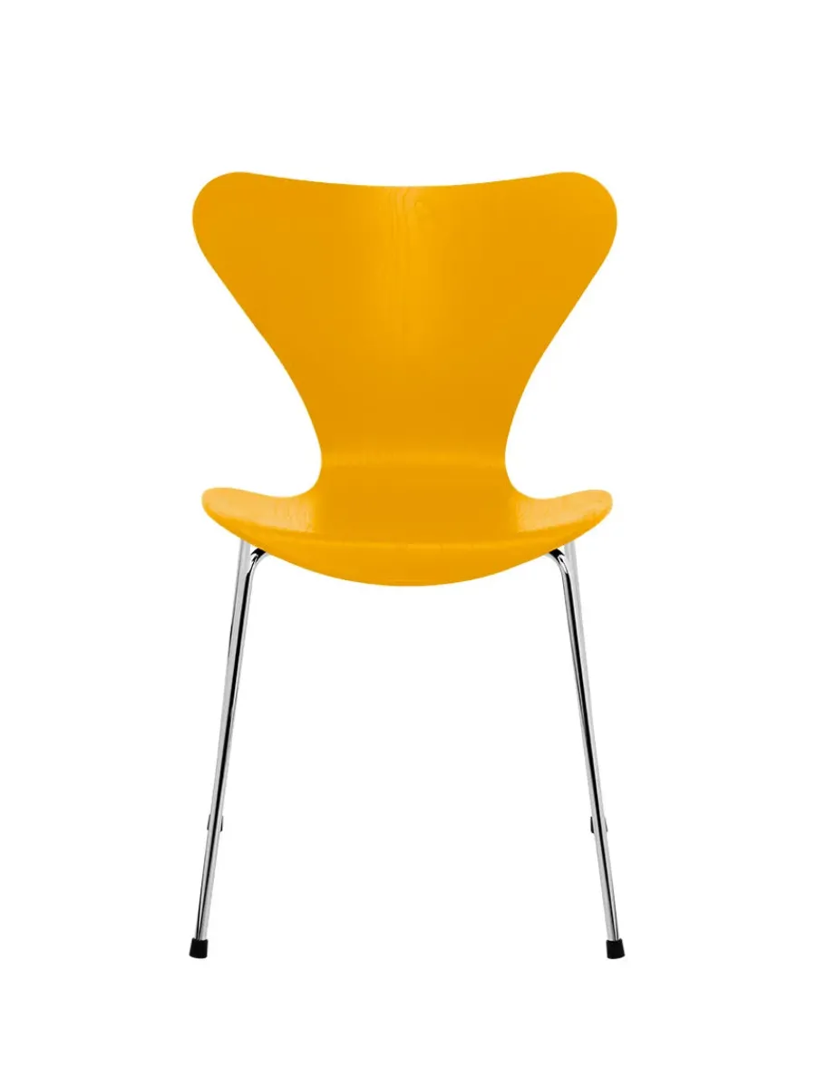 Fritz Hansen 3107 Serie 7 stol i farvet ask af Arne Jacobsen Hot