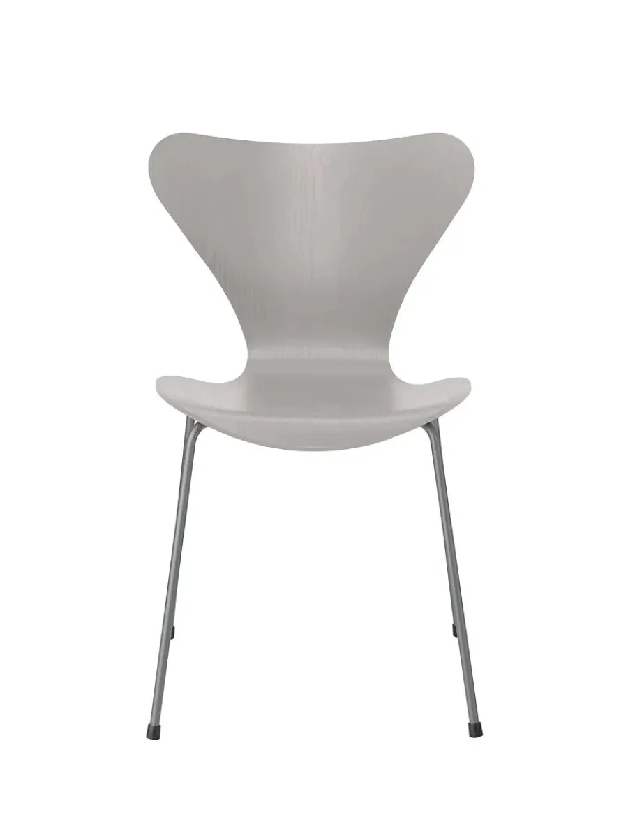Fritz Hansen 3107 Serie 7 stol i farvet ask af Arne Jacobsen Hot