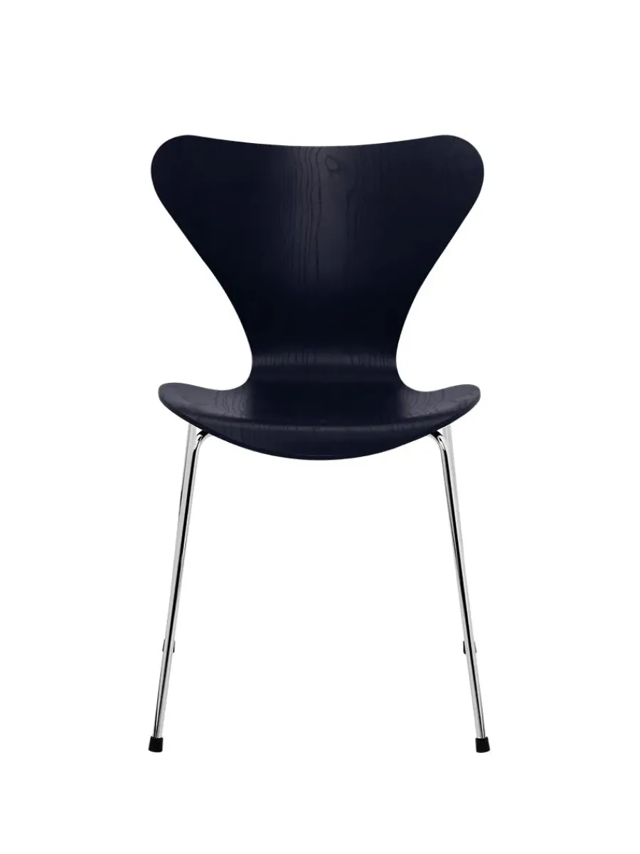 Fritz Hansen 3107 Serie 7 stol i farvet ask af Arne Jacobsen Hot