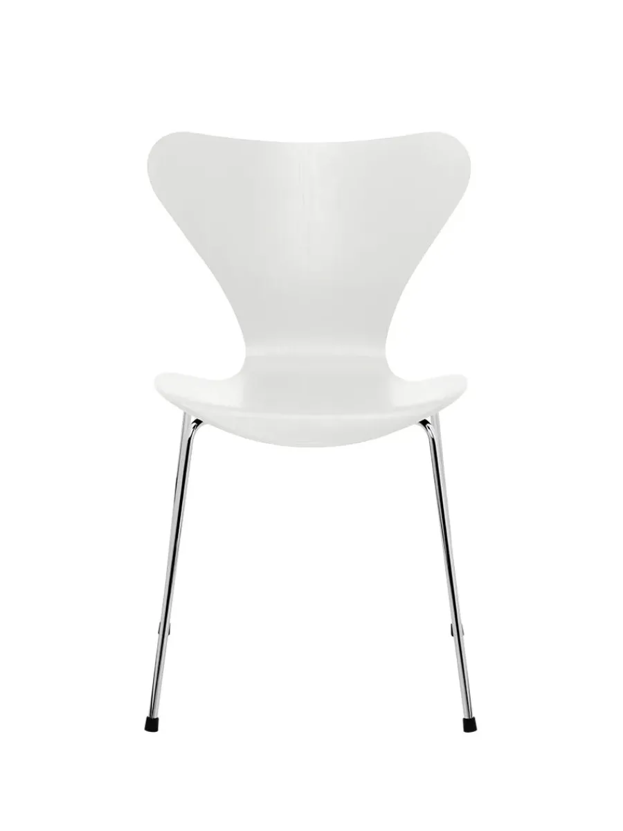 Fritz Hansen 3107 Serie 7 stol i farvet ask af Arne Jacobsen Hot