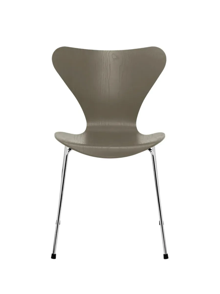 Fritz Hansen 3107 Serie 7 stol i farvet ask af Arne Jacobsen Hot