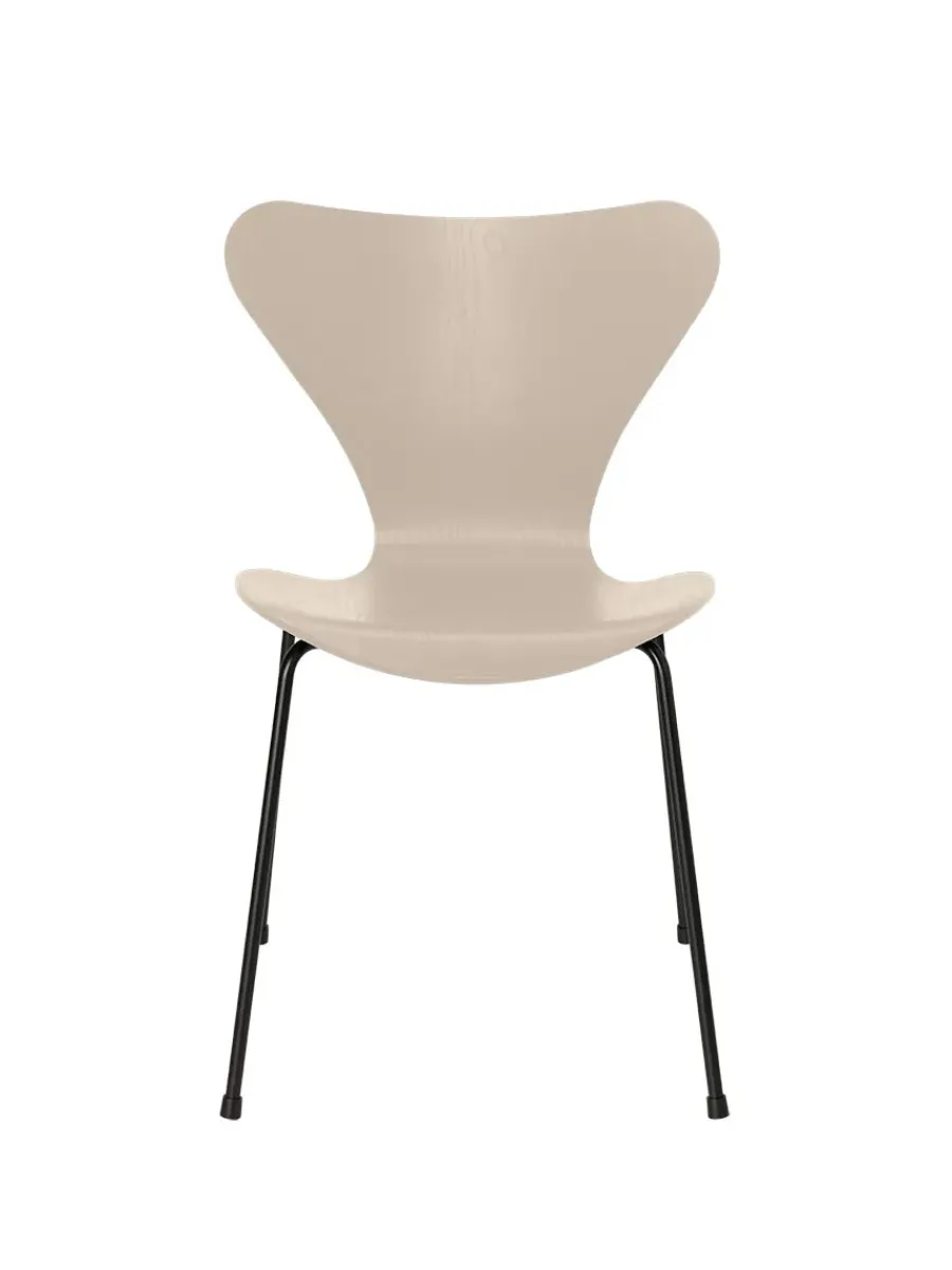 Fritz Hansen 3107 Serie 7 stol i farvet ask af Arne Jacobsen Hot