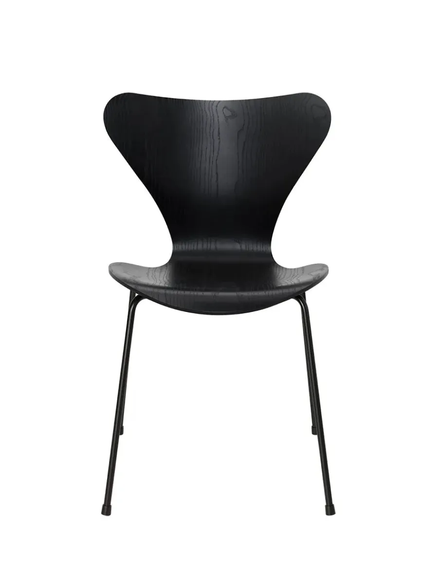 Fritz Hansen 3107 Serie 7 stol i farvet ask af Arne Jacobsen Hot