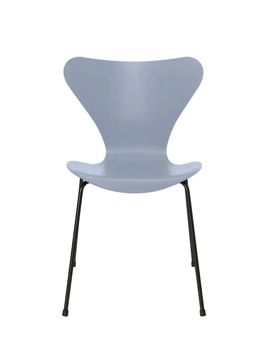 Fritz Hansen 3107 Serie 7 stol i farvet ask af Arne Jacobsen Hot