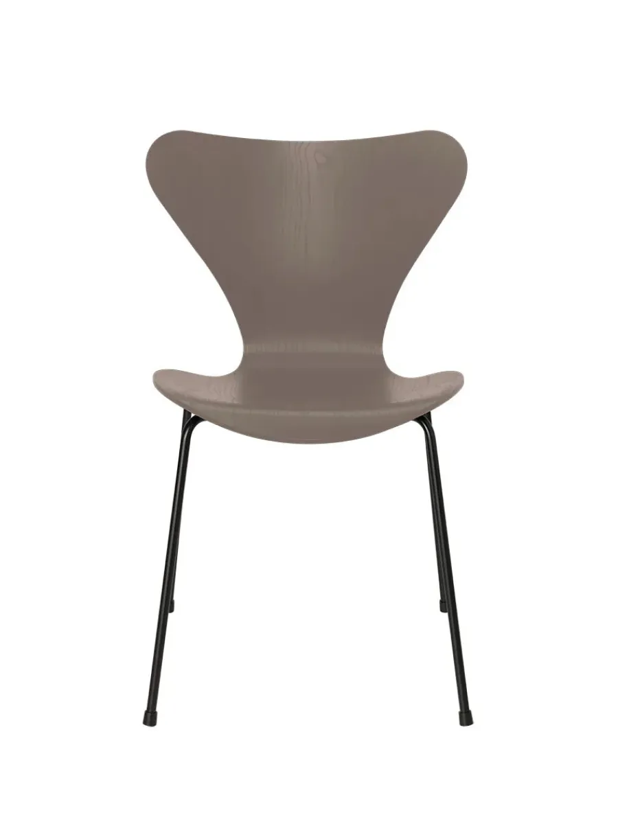 Fritz Hansen 3107 Serie 7 stol i farvet ask af Arne Jacobsen Hot