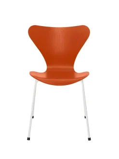 Fritz Hansen 3107 Serie 7 stol i farvet ask af Arne Jacobsen Hot