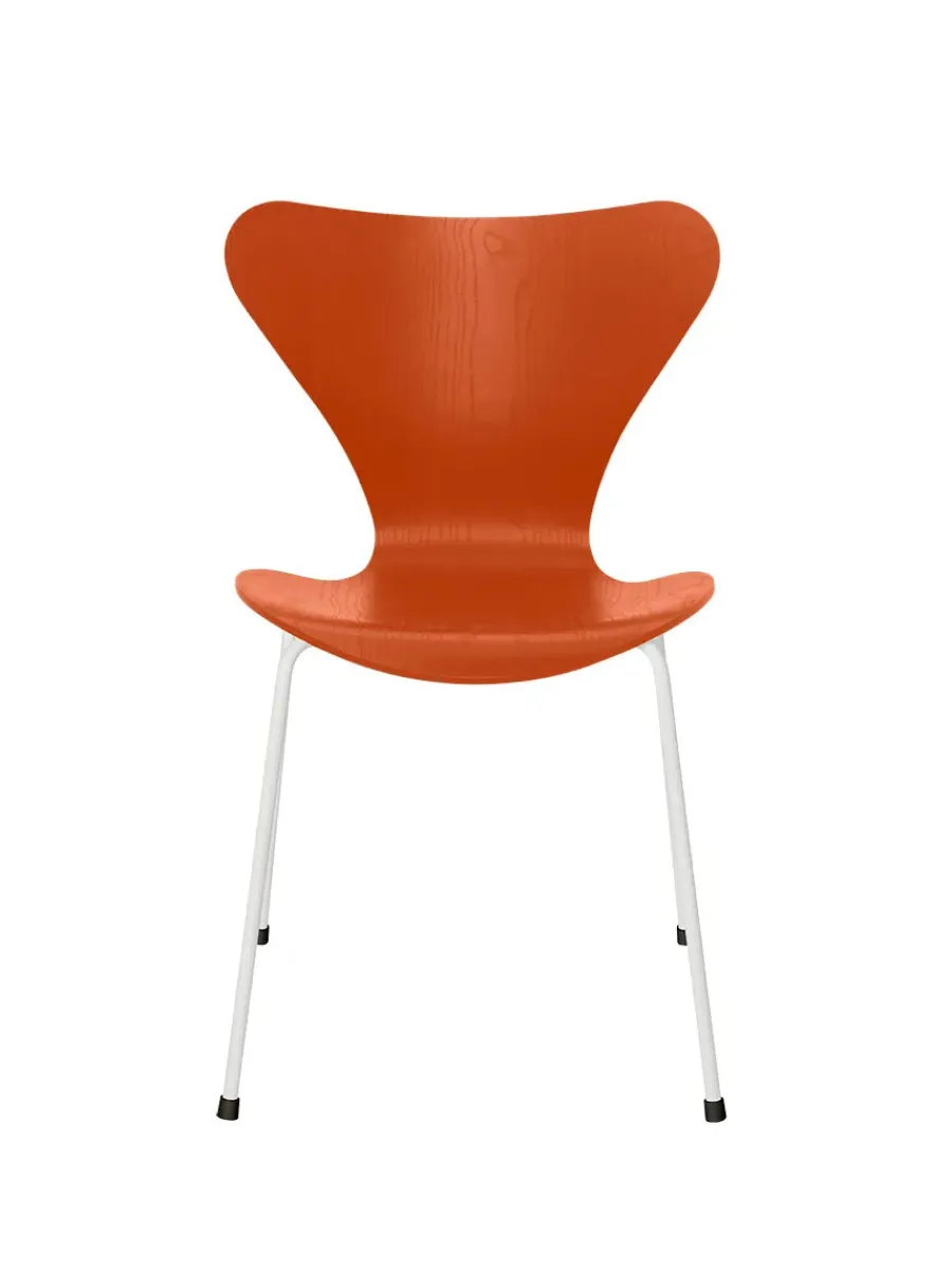 Fritz Hansen 3107 Serie 7 stol i farvet ask af Arne Jacobsen Hot