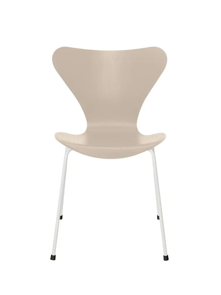 Fritz Hansen 3107 Serie 7 stol i farvet ask af Arne Jacobsen Hot