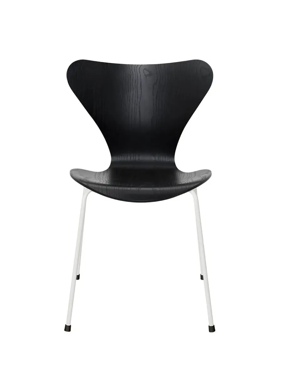 Fritz Hansen 3107 Serie 7 stol i farvet ask af Arne Jacobsen Hot