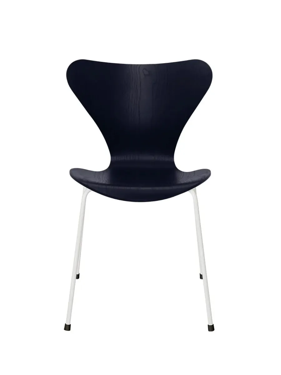 Fritz Hansen 3107 Serie 7 stol i farvet ask af Arne Jacobsen Hot