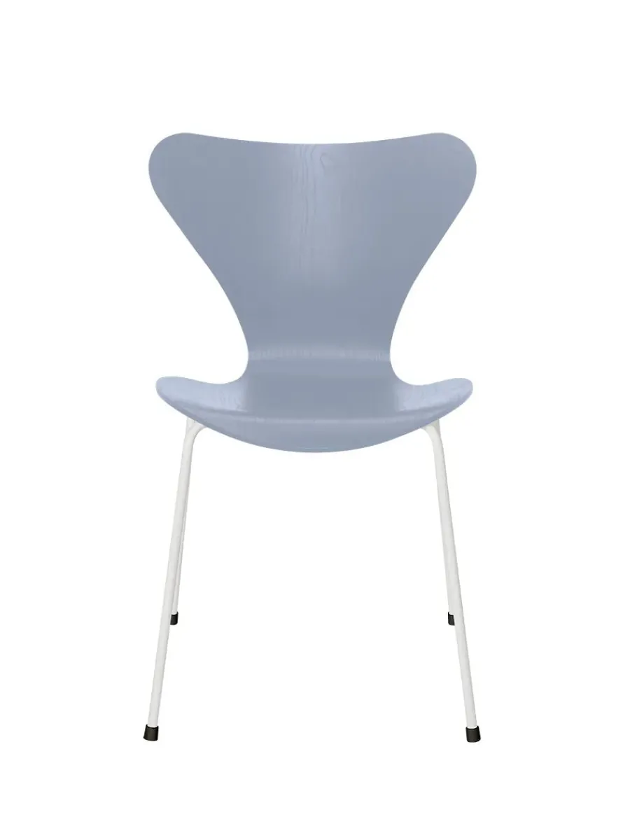 Fritz Hansen 3107 Serie 7 stol i farvet ask af Arne Jacobsen Hot