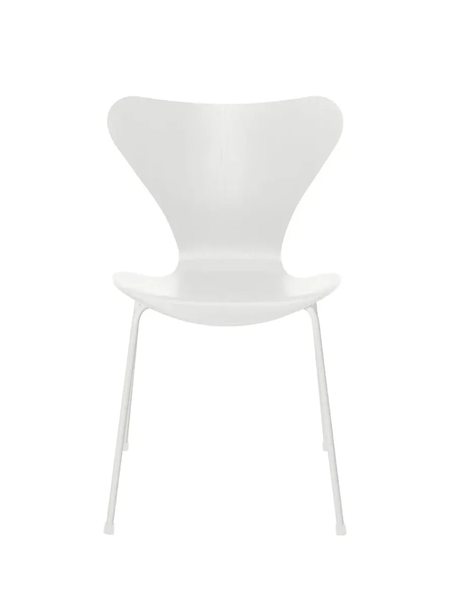 Fritz Hansen 3107 Serie 7 stol i farvet ask af Arne Jacobsen Hot