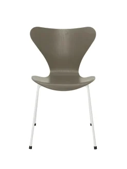Fritz Hansen 3107 Serie 7 stol i farvet ask af Arne Jacobsen Hot