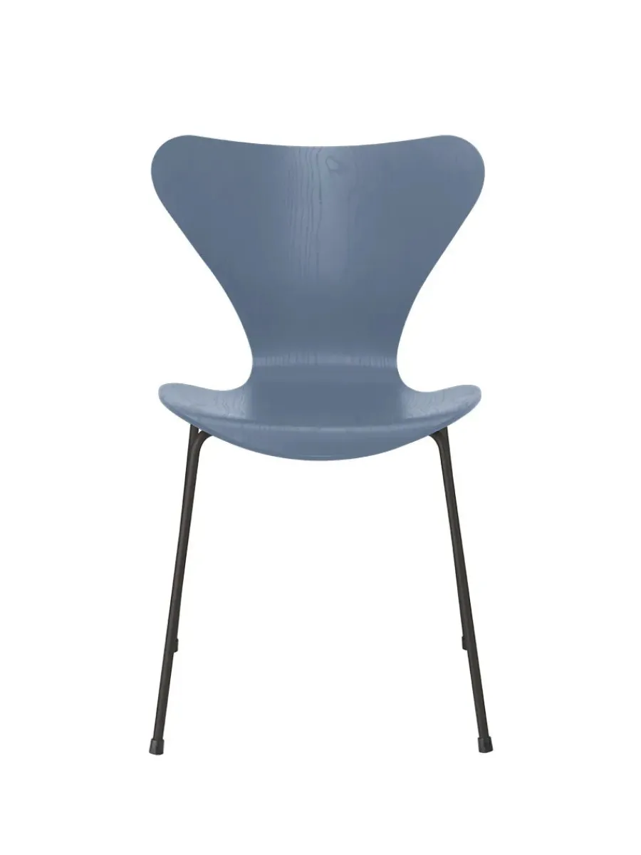 Fritz Hansen 3107 Serie 7 stol i farvet ask af Arne Jacobsen Hot