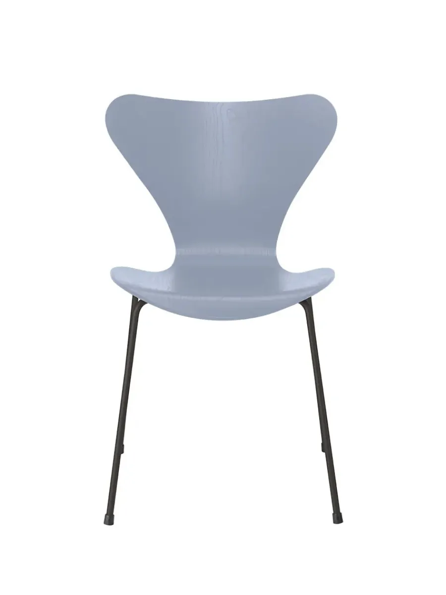 Fritz Hansen 3107 Serie 7 stol i farvet ask af Arne Jacobsen Hot
