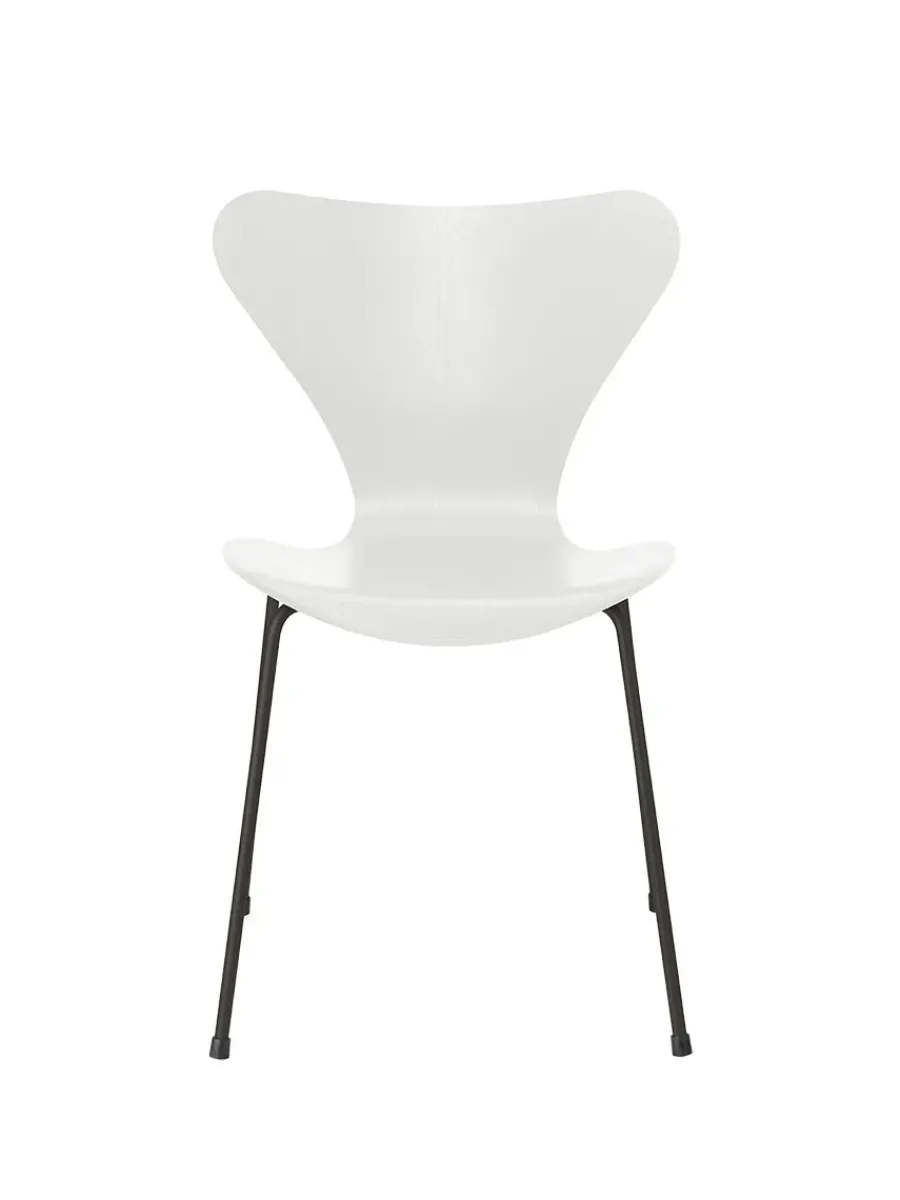 Fritz Hansen 3107 Serie 7 stol i farvet ask af Arne Jacobsen Hot