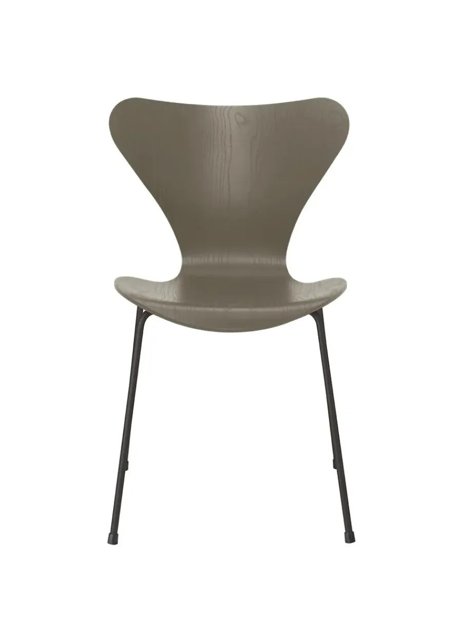 Fritz Hansen 3107 Serie 7 stol i farvet ask af Arne Jacobsen Hot