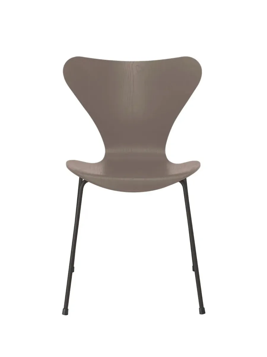 Fritz Hansen 3107 Serie 7 stol i farvet ask af Arne Jacobsen Hot