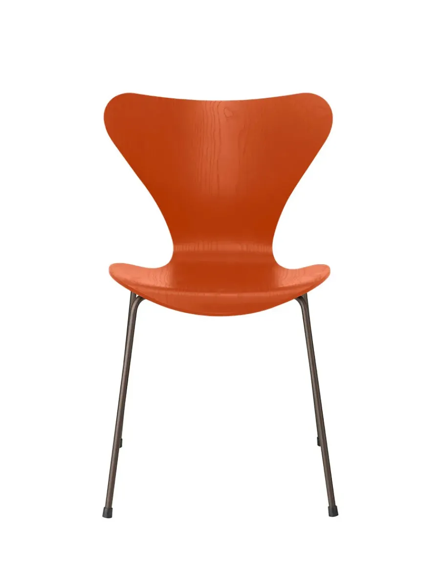 Fritz Hansen 3107 Serie 7 stol i farvet ask af Arne Jacobsen Hot