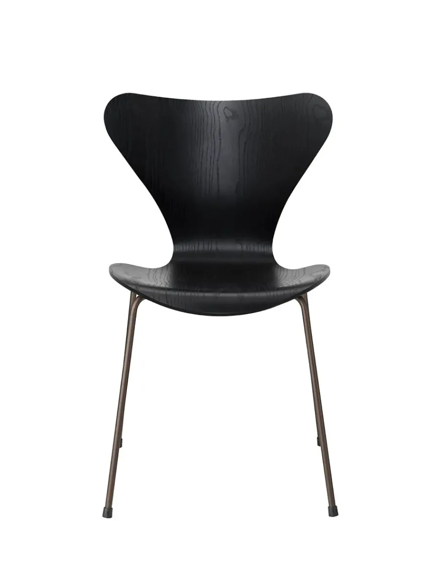 Fritz Hansen 3107 Serie 7 stol i farvet ask af Arne Jacobsen Hot