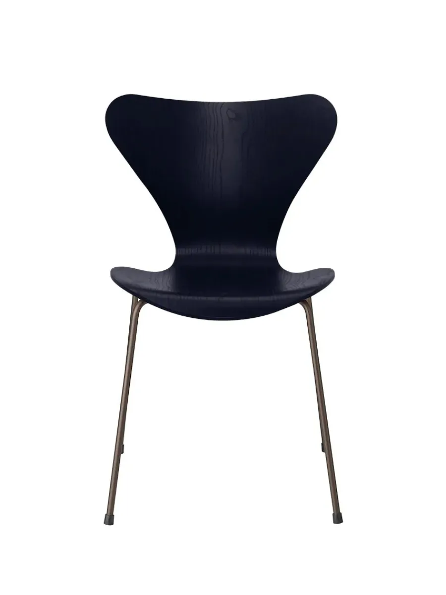 Fritz Hansen 3107 Serie 7 stol i farvet ask af Arne Jacobsen Hot