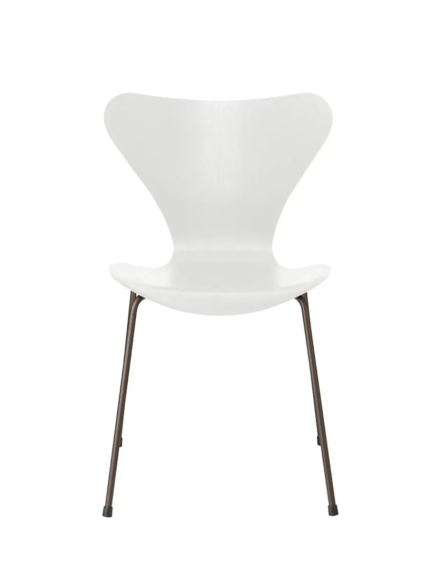 Fritz Hansen 3107 Serie 7 stol i farvet ask af Arne Jacobsen Hot
