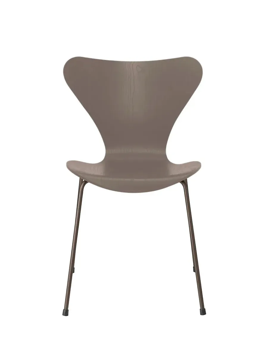 Fritz Hansen 3107 Serie 7 stol i farvet ask af Arne Jacobsen Hot