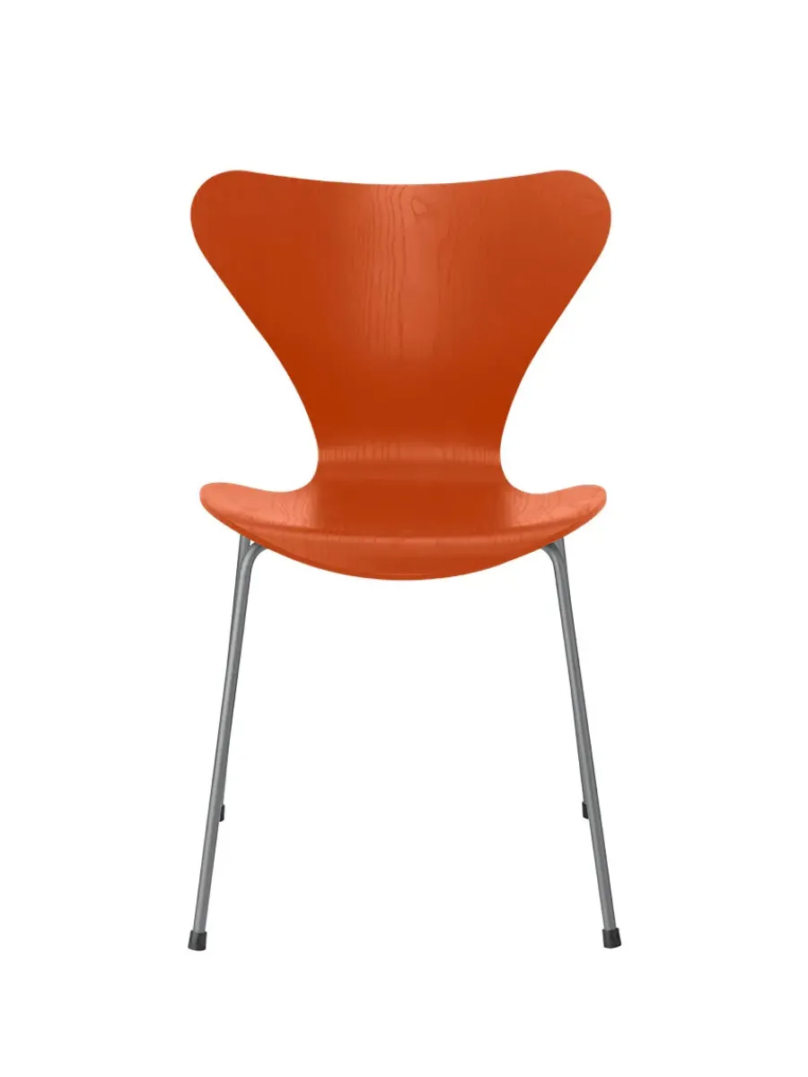 Fritz Hansen 3107 Serie 7 stol i farvet ask af Arne Jacobsen Hot
