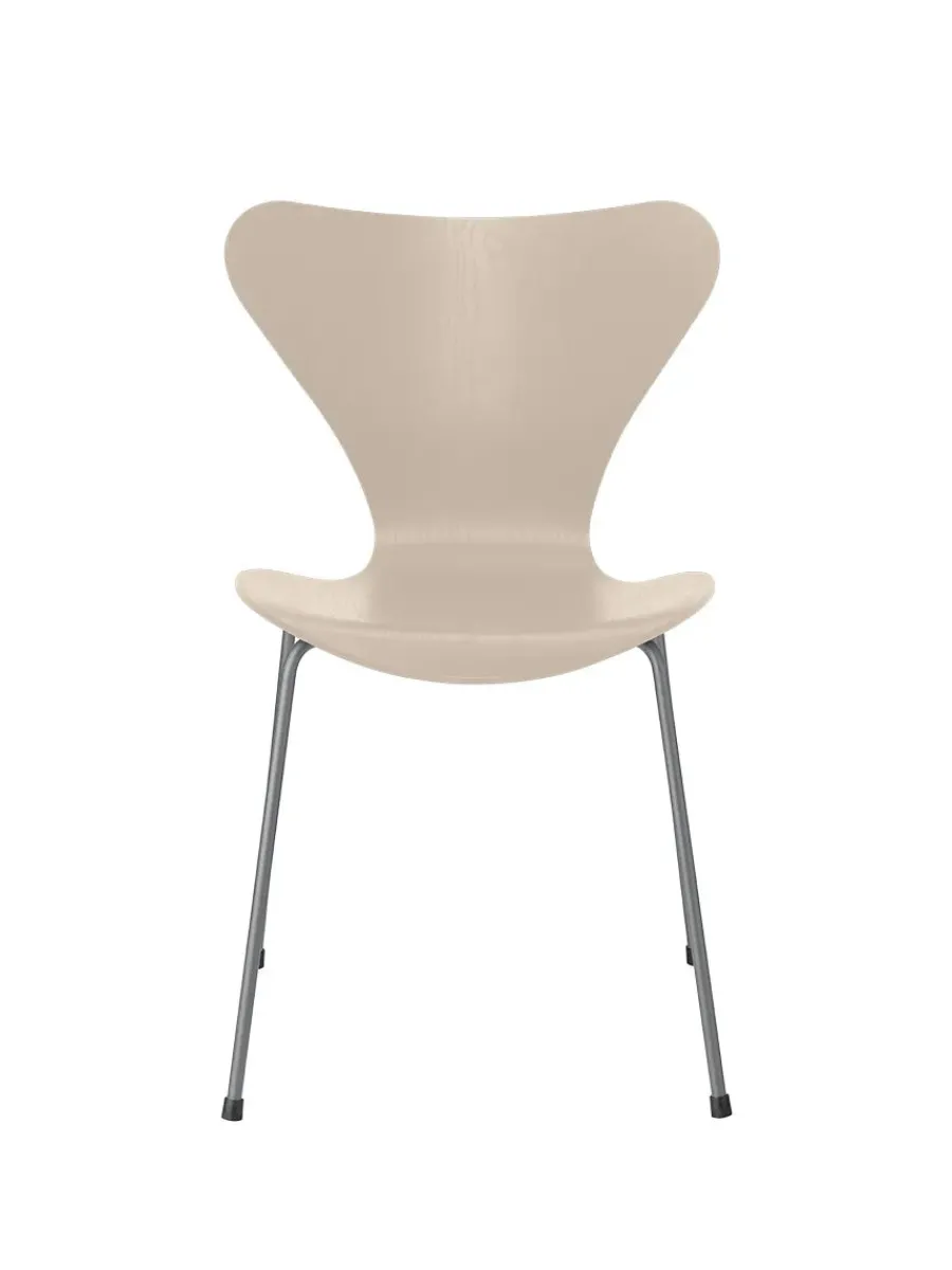 Fritz Hansen 3107 Serie 7 stol i farvet ask af Arne Jacobsen Hot