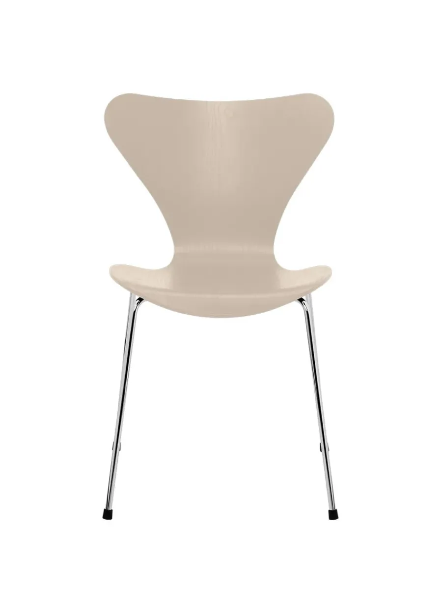 Fritz Hansen 3107 Serie 7 stol i farvet ask af Arne Jacobsen Hot