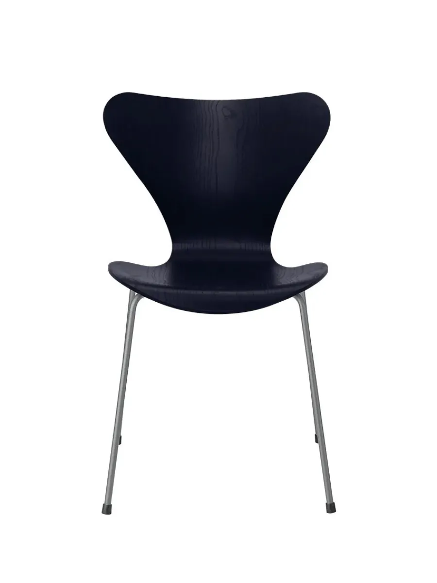Fritz Hansen 3107 Serie 7 stol i farvet ask af Arne Jacobsen Hot