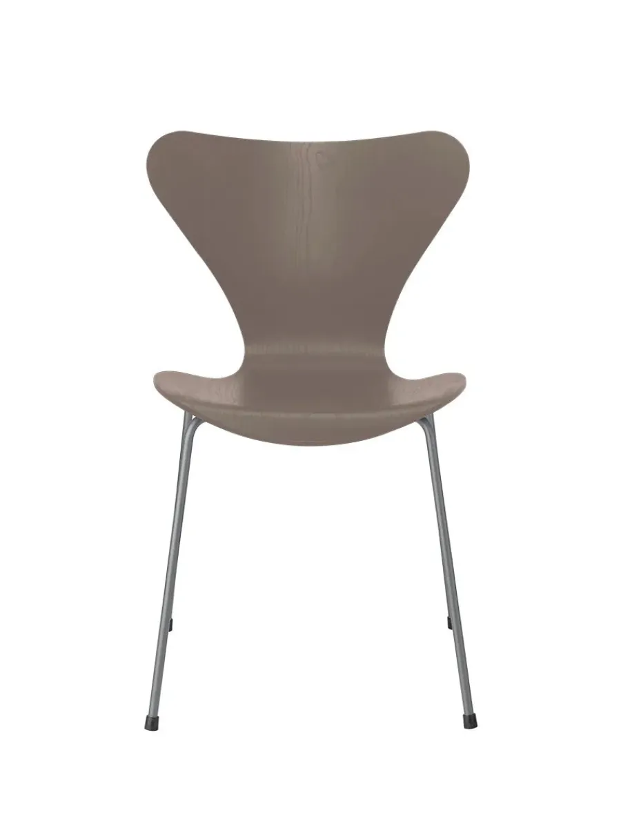 Fritz Hansen 3107 Serie 7 stol i farvet ask af Arne Jacobsen Hot