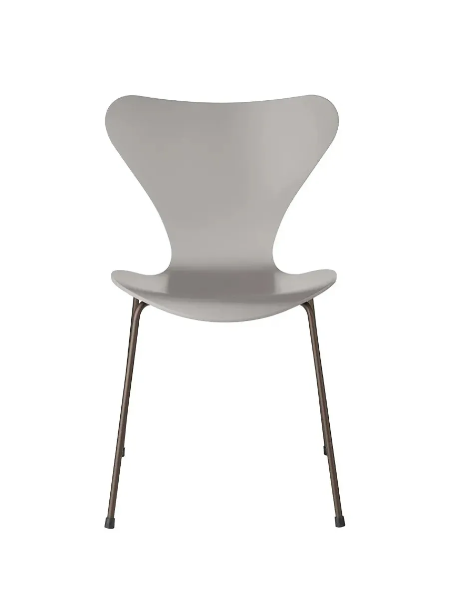 Fritz Hansen 3107 Serie 7 stol lakeret af Arne Jacobsen Sale