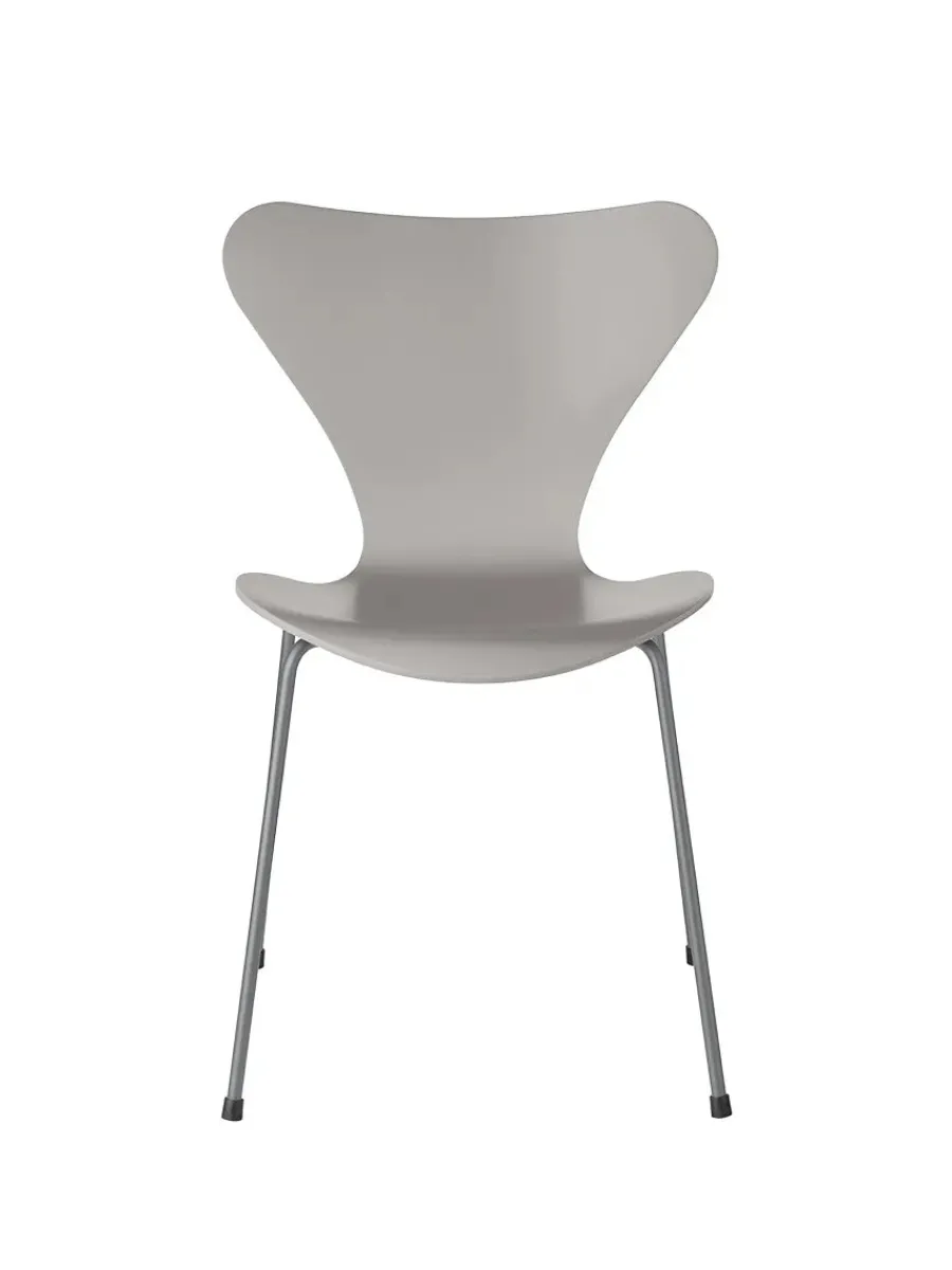 Fritz Hansen 3107 Serie 7 stol lakeret af Arne Jacobsen Sale