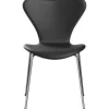 Fritz Hansen 3107 stol, fuldpolstret Essential læder sort / krom stel af Arne Jacobsen