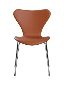 Fritz Hansen 3107 stol, fuldpolstret Essential læder sort / krom stel af Arne Jacobsen