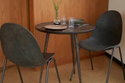 Mater Accent cafébord, sirka grå eg fra