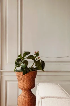 Ferm Living Agnes Plant Stand, low fra Hot