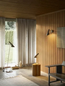 Louis Poulsen AJ Mini Table Lamp, grey/brass af Arne Jacobsen Outlet
