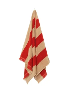 Ferm Living Alee Bath Towel, light camel/red fra