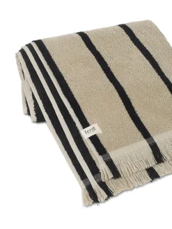 Ferm Living Alee Bath Towel, sand/black fra