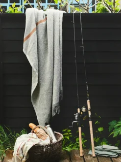 Silkeborg Uldspinderi Alrø Plaid, grey shades fra Discount